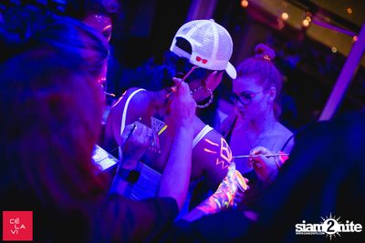 MadStash Full Blue Moon party กับ DJ Groove ที่ เซ ลา วี — photo 10