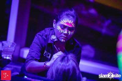 MadStash Full Blue Moon party กับ DJ Groove ที่ เซ ลา วี — photo 15