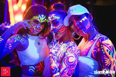 MadStash Full Blue Moon party กับ DJ Groove ที่ เซ ลา วี — photo 30