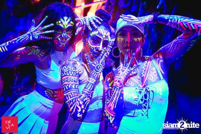 MadStash Full Blue Moon party กับ DJ Groove ที่ เซ ลา วี — photo 33