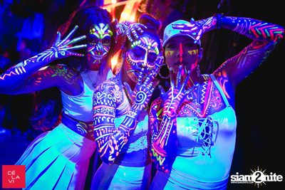 MadStash Full Blue Moon party กับ DJ Groove ที่ เซ ลา วี — photo 34