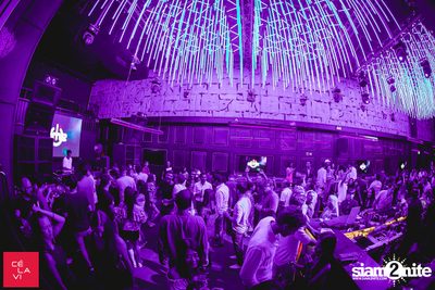 MadStash Full Blue Moon party กับ DJ Groove ที่ เซ ลา วี — photo 66
