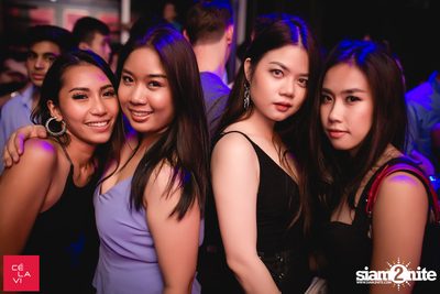 MadStash Full Blue Moon party กับ DJ Groove ที่ เซ ลา วี — photo 80