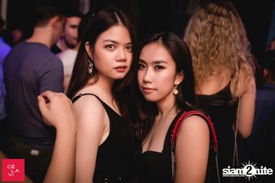 MadStash Full Blue Moon party กับ DJ Groove ที่ เซ ลา วี — photo 81