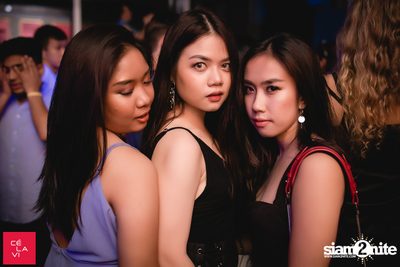 MadStash Full Blue Moon party กับ DJ Groove ที่ เซ ลา วี — photo 82