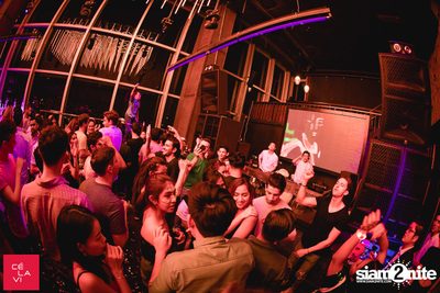 MadStash Full Blue Moon party กับ DJ Groove ที่ เซ ลา วี — photo 83