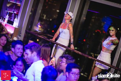 MadStash Full Blue Moon party กับ DJ Groove ที่ เซ ลา วี — photo 89