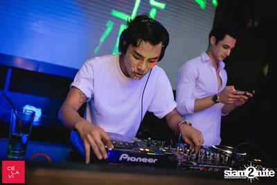MadStash Full Blue Moon party กับ DJ Groove ที่ เซ ลา วี — photo 96