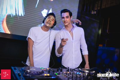 MadStash Full Blue Moon party กับ DJ Groove ที่ เซ ลา วี — photo 97