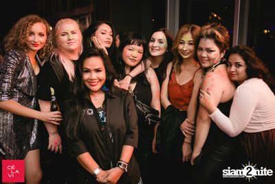 MadStash Full Blue Moon party กับ DJ Groove ที่ เซ ลา วี — photo 100