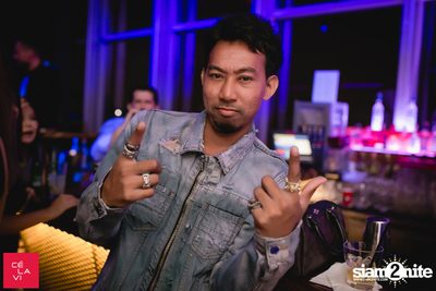MadStash Full Blue Moon party กับ DJ Groove ที่ เซ ลา วี — photo 110