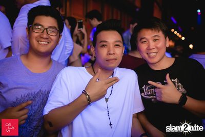 MadStash Full Blue Moon party กับ DJ Groove ที่ เซ ลา วี — photo 112