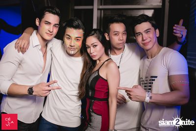 MadStash Full Blue Moon party กับ DJ Groove ที่ เซ ลา วี — photo 117