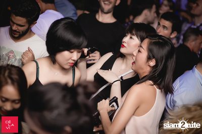 MadStash Full Blue Moon party กับ DJ Groove ที่ เซ ลา วี — photo 121
