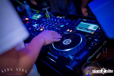 BLING IT กับ Bangkok Invaders ที่ ซิง ซิง เธียเตอร์ — photo 8