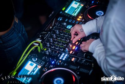 BLING IT กับ Bangkok Invaders ที่ ซิง ซิง เธียเตอร์ — photo 77