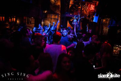 BLING IT กับ Bangkok Invaders ที่ ซิง ซิง เธียเตอร์ — photo 48