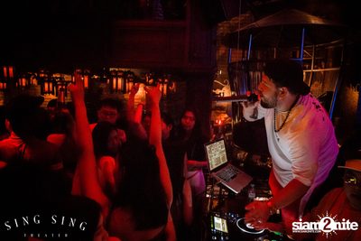 BLING IT กับ Bangkok Invaders ที่ ซิง ซิง เธียเตอร์ — photo 74