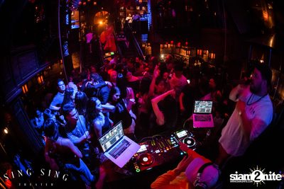 BLING IT กับ Bangkok Invaders ที่ ซิง ซิง เธียเตอร์ — photo 79
