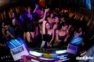 BLING IT กับ Bangkok Invaders ที่ ซิง ซิง เธียเตอร์ — photo 84