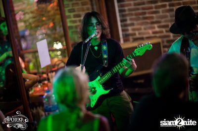 Apoteka นำเสนอ Live and Local — photo 147