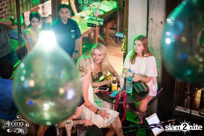 Apoteka นำเสนอ Live and Local — photo 173