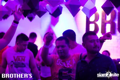 Brother's นำเสนอ Songkran Party 2018 — photo 87