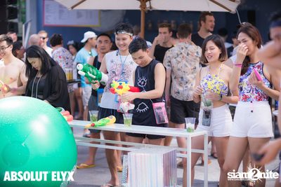 W Bangkok นำเสนอ Songkran Splash Away Pool Party (อัลบั้มที่ 1) — photo 6