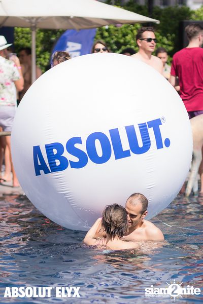 W Bangkok นำเสนอ Songkran Splash Away Pool Party (อัลบั้มที่ 1) — photo 27