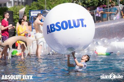W Bangkok นำเสนอ Songkran Splash Away Pool Party (อัลบั้มที่ 1) — photo 28