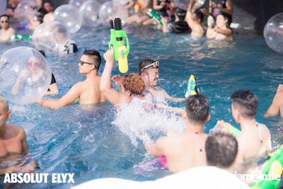 W Bangkok นำเสนอ Songkran Splash Away Pool Party (อัลบั้มที่ 1) — photo 58