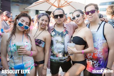 W Bangkok นำเสนอ Songkran Splash Away Pool Party (อัลบั้มที่ 1) — photo 155