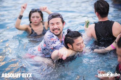 W Bangkok นำเสนอ Songkran Splash Away Pool Party (อัลบั้มที่ 1) — photo 191