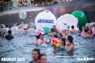 W Bangkok นำเสนอ Songkran Splash Away Pool Party (อัลบั้มที่ 1) — photo 198