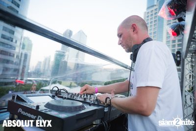 W Bangkok นำเสนอ Songkran Splash Away Pool Party (อัลบั้มที่ 1) — photo 207