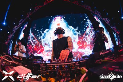 งาน ChivasX Differ Songkran: Summer Fresh 2018 — photo 126