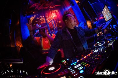 BLING IT กับ Bangkok Invaders ที่ ซิง ซิง เธียเตอร์ — photo 31