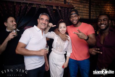 BLING IT กับ Bangkok Invaders ที่ ซิง ซิง เธียเตอร์ — photo 60