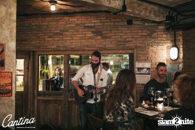 Cantina Acustica ft. Sam Ness (US) ที่ แคนติน่า ไวน์บาร์ แอนด์ อิตาเลียน คิทเช่น — photo 5