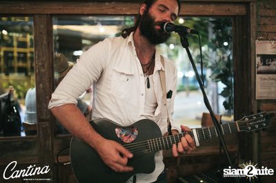 Cantina Acustica ft. Sam Ness (US) ที่ แคนติน่า ไวน์บาร์ แอนด์ อิตาเลียน คิทเช่น — photo 7