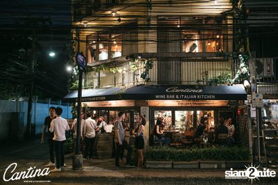 Cantina Acustica ft. Sam Ness (US) ที่ แคนติน่า ไวน์บาร์ แอนด์ อิตาเลียน คิทเช่น — photo 12
