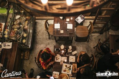 Cantina Acustica ft. Sam Ness (US) ที่ แคนติน่า ไวน์บาร์ แอนด์ อิตาเลียน คิทเช่น — photo 33