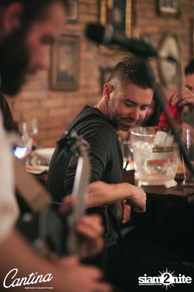 Cantina Acustica ft. Sam Ness (US) ที่ แคนติน่า ไวน์บาร์ แอนด์ อิตาเลียน คิทเช่น — photo 50