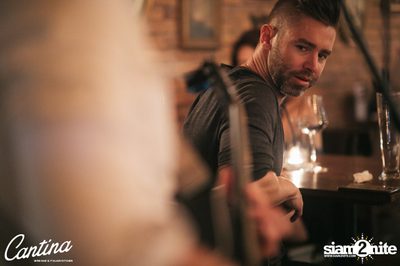 Cantina Acustica ft. Sam Ness (US) ที่ แคนติน่า ไวน์บาร์ แอนด์ อิตาเลียน คิทเช่น — photo 59