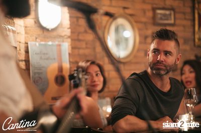 Cantina Acustica ft. Sam Ness (US) ที่ แคนติน่า ไวน์บาร์ แอนด์ อิตาเลียน คิทเช่น — photo 60