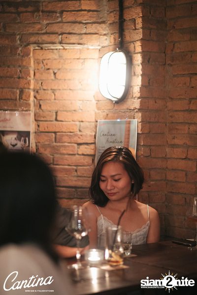 Cantina Acustica ft. Sam Ness (US) ที่ แคนติน่า ไวน์บาร์ แอนด์ อิตาเลียน คิทเช่น — photo 61