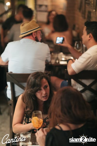 Cantina Acustica ft. Sam Ness (US) ที่ แคนติน่า ไวน์บาร์ แอนด์ อิตาเลียน คิทเช่น — photo 65