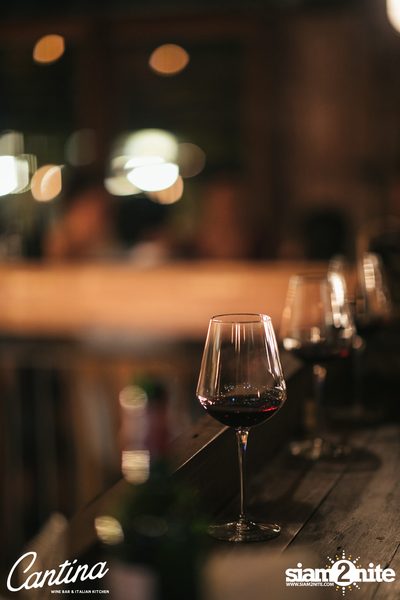 Cantina Acustica ft. Sam Ness (US) ที่ แคนติน่า ไวน์บาร์ แอนด์ อิตาเลียน คิทเช่น — photo 78