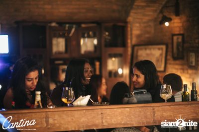 Cantina Acustica ft. Sam Ness (US) ที่ แคนติน่า ไวน์บาร์ แอนด์ อิตาเลียน คิทเช่น — photo 84