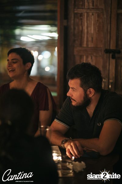 Cantina Acustica ft. Sam Ness (US) ที่ แคนติน่า ไวน์บาร์ แอนด์ อิตาเลียน คิทเช่น — photo 86